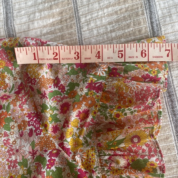 J.Crew Button Up ruffle Shirt in Liberty Margaret Annie Cottage Print. Size 2 - Picture 8 of 8